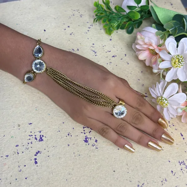 Gold_Alloy_Charm_Bracelet_For_Women