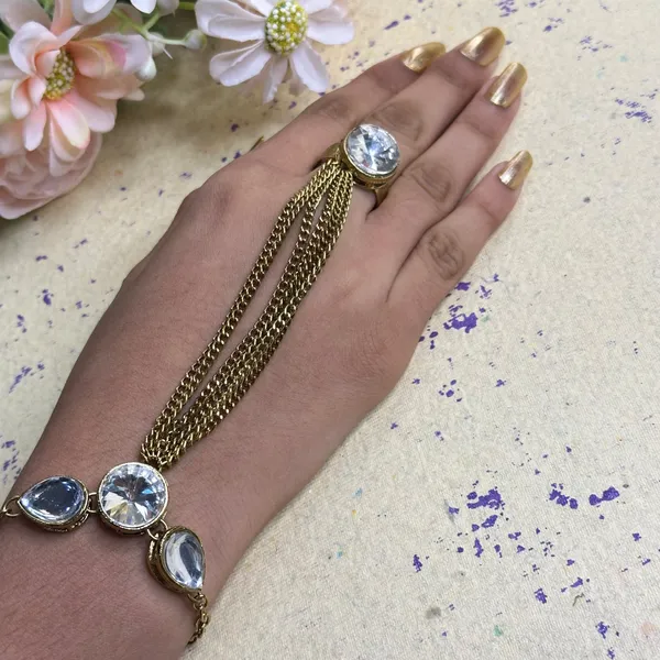 Gold_Alloy_Charm_Bracelet_For_Women