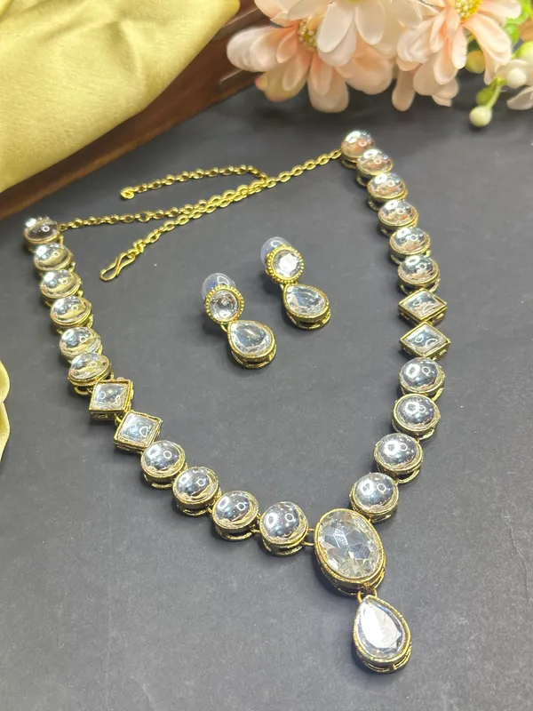 White_Alloy_Copper_Jewellery_Set_For_Women