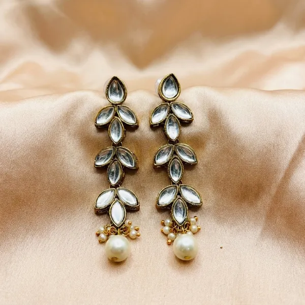 Stuning_Kundan_Long_Earring