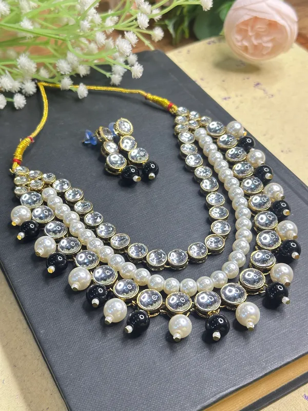 Three_Layer_Black_And_White_Alloy_Jewellery_Set_For_Women