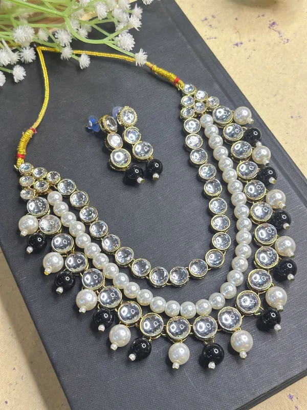 Three_Layer_Black_And_White_Alloy_Jewellery_Set_For_Women