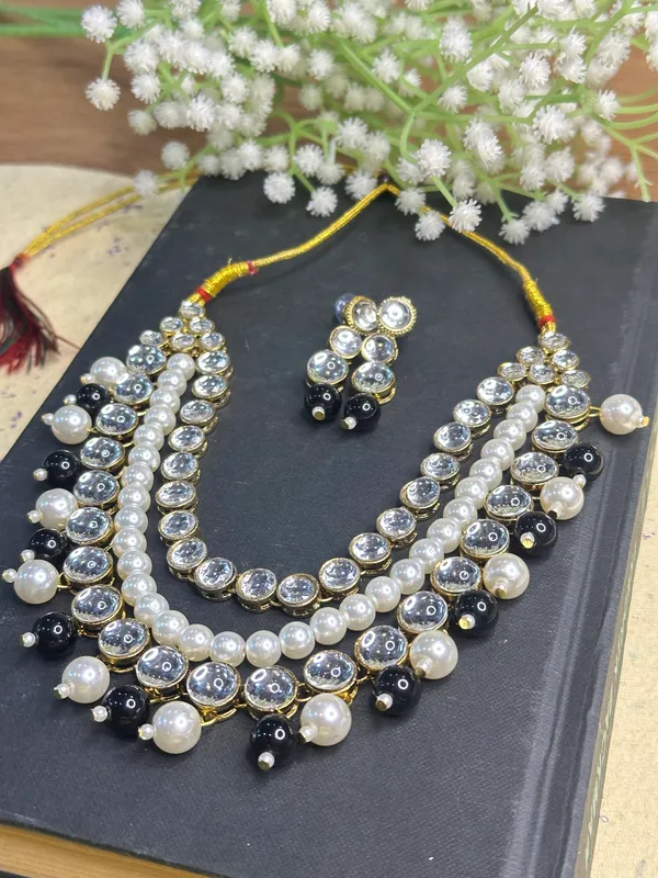 Three_Layer_Black_And_White_Alloy_Jewellery_Set_For_Women