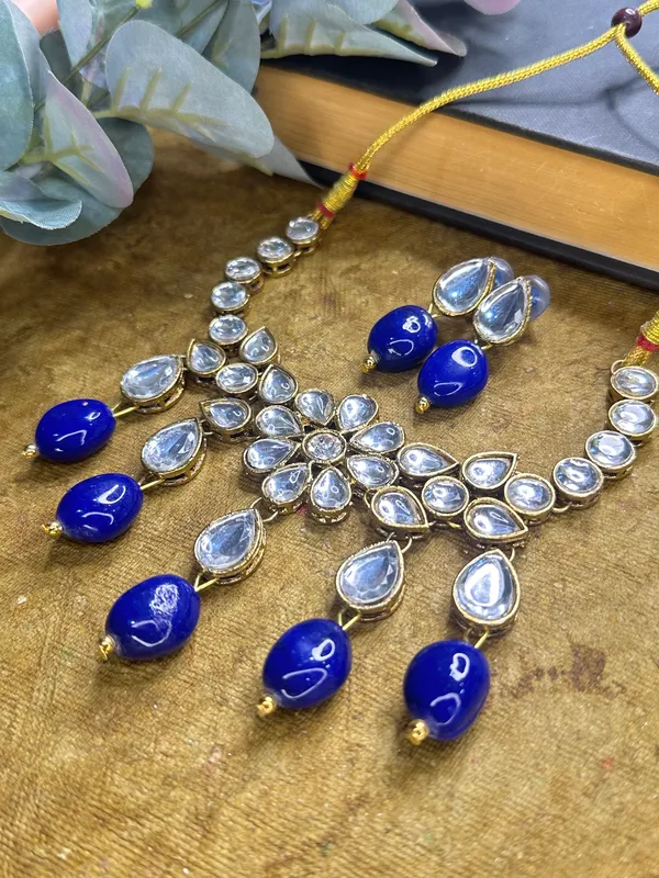 Dnivara_Navy_Blue_Metal_Copper_Blue_Chokar_Jewellery_Set_For_Women