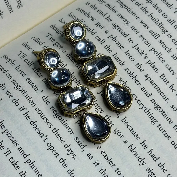Whitealloy_Stud_Earring_For_Women