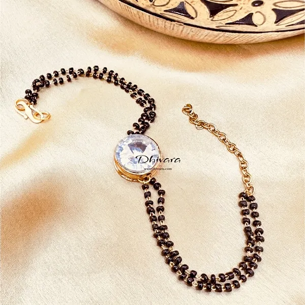 Allure_Fusion_Hand_Mangalsutras