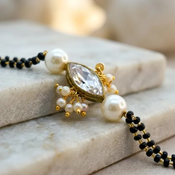 Allure_Fusion_Hand_Mangalsutras