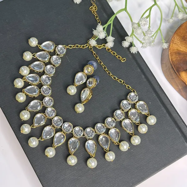 White_Alloy_Copper_Jewellery_Set_For_Women_|_Necklace_And_Earings