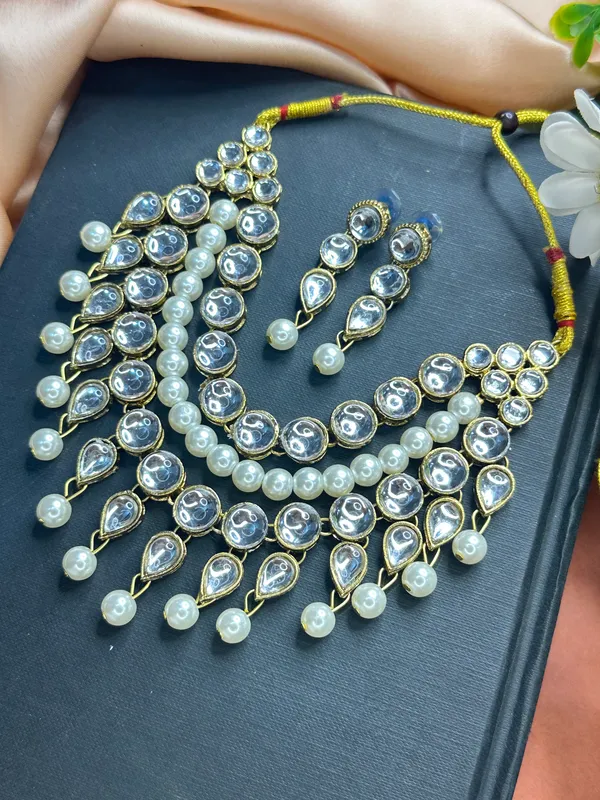 White_Pearl_Kundan_Chokar_Necklace_Set_|_Necklace_And_Earings