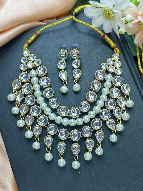 White_Pearl_Kundan_Chokar_Necklace_Set_|_Necklace_And_Earings