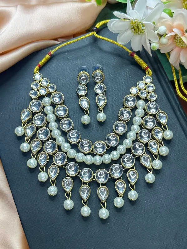 White_Pearl_Kundan_Chokar_Necklace_Set_|_Necklace_And_Earings
