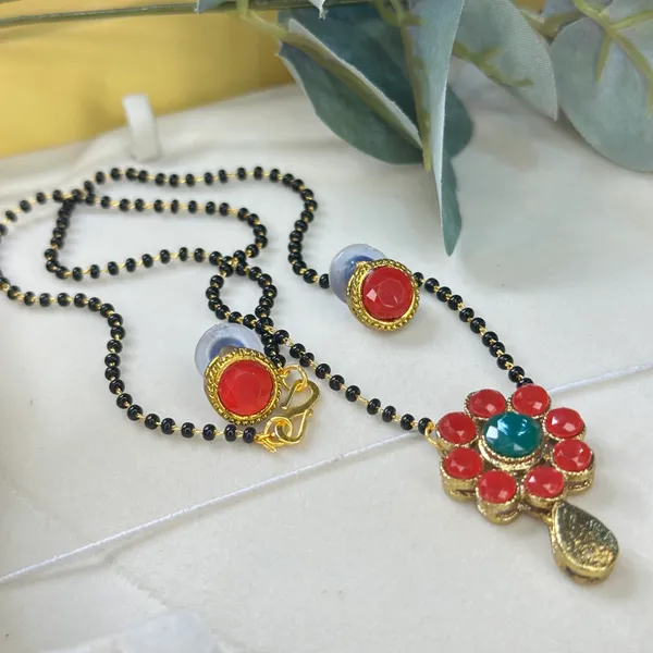 Red_And_Green_Stylish_Fancy_Alloy_Women_Maangtikkas
