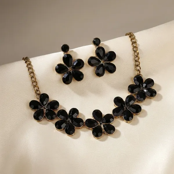 Copper_Plated_Pachi_Enamel_Crafted_Black_Flower_Necklace