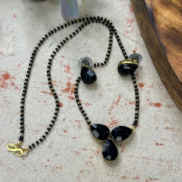 Twinkling_Beautiful_Alloy_Black_Mangalsutra_For_Women