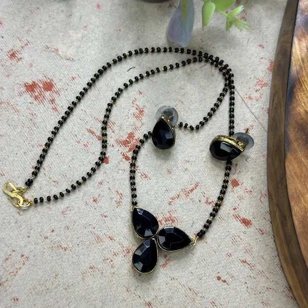 Twinkling_Beautiful_Alloy_Black_Mangalsutra_For_Women