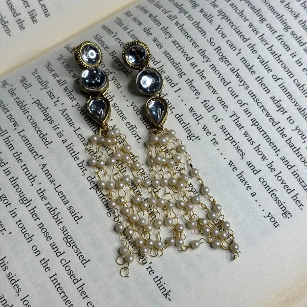 Gold_Alloy_Stud_Earring_For_Women