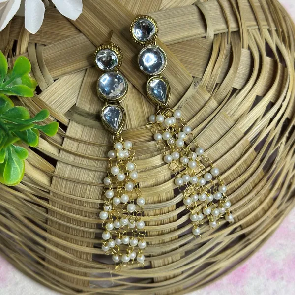 Gold_Alloy_Stud_Earring_For_Women