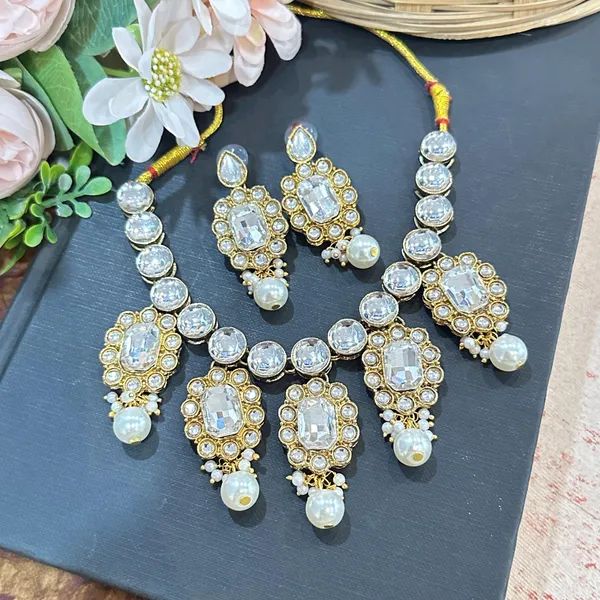 White__Alloy_Copper_Chokar_Jewellery_Set_For_Women