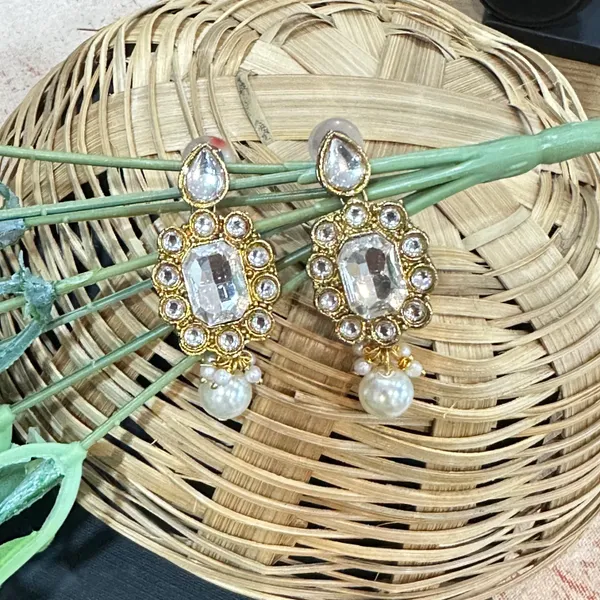 White__Alloy_Copper_Chokar_Jewellery_Set_For_Women
