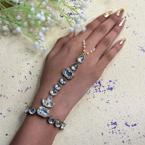 Gold_Alloy_Charm_Bracelet_For_Women