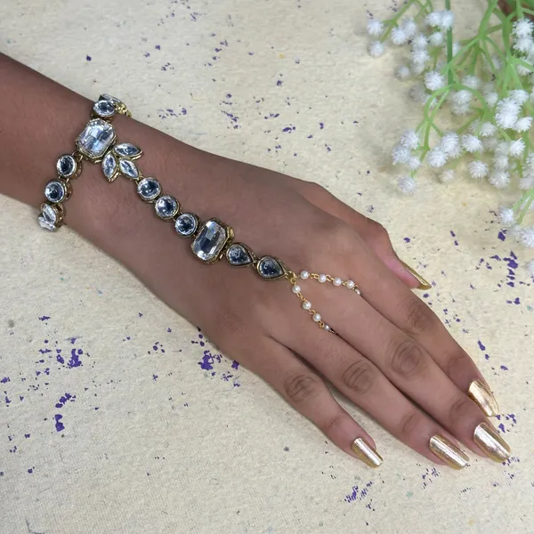 Gold_Alloy_Charm_Bracelet_For_Women