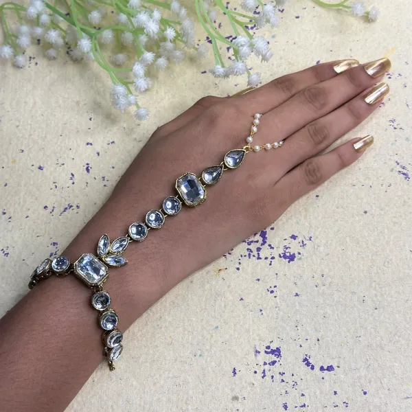 Gold_Alloy_Charm_Bracelet_For_Women