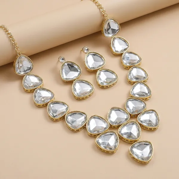 Stylish_Gold_Plated_Twinkling_Uncut_Kundan_Necklace_Set_|_Necklace_And_Earings