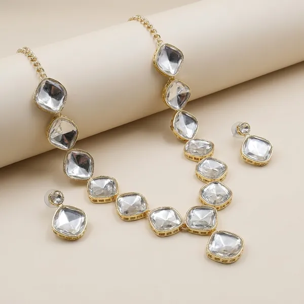 Stylish_Gold_Plated_Twinkling_Uncut_Kundan_Necklace_Set
