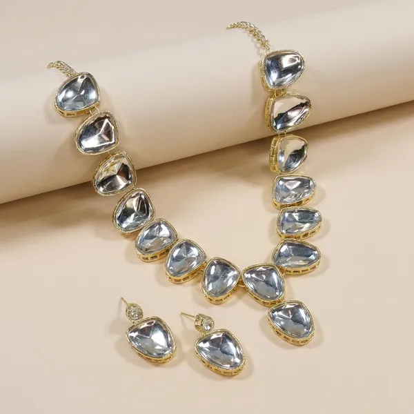 Stylish_Gold_Plated_Twinkling_Uncut_Kundan_Necklace_Set