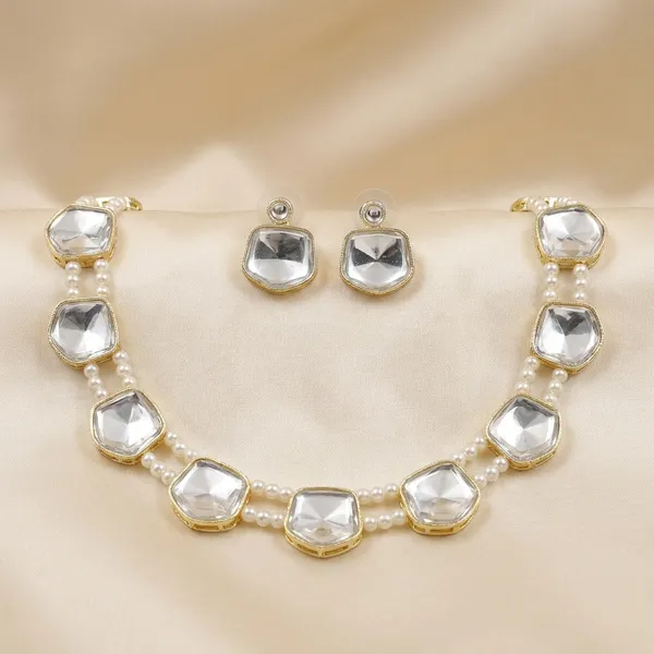 Dhivara_Stylish_Gold_Plated_Twinkling_Leaves_Necklace