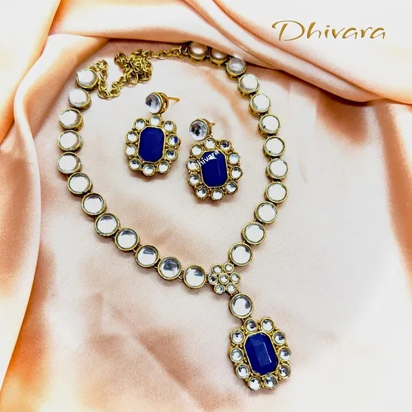 Kundan_And_Alloy_Jewellery_Set_For_Women