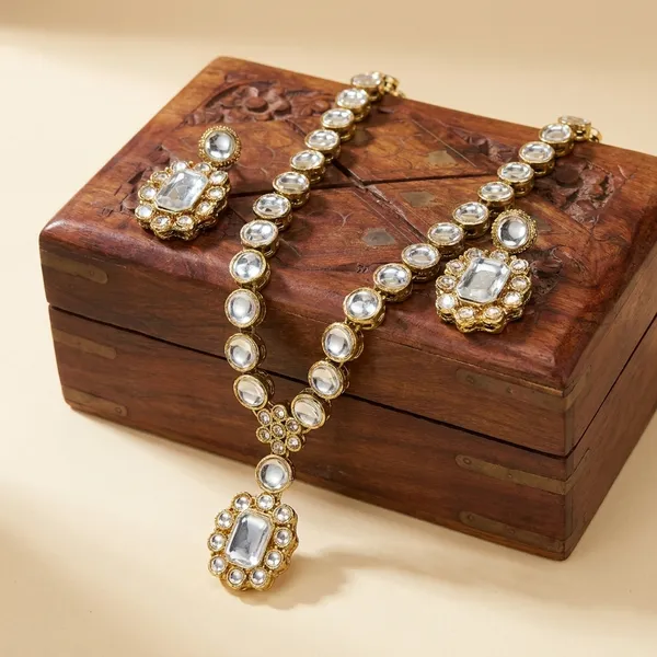 Kundan_And_Alloy_Jewellery_Set_For_Women