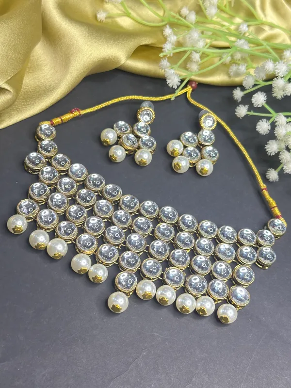 Traditional_Copper_Plated_Kundan_Chokar_Necklace_Set_For_Women