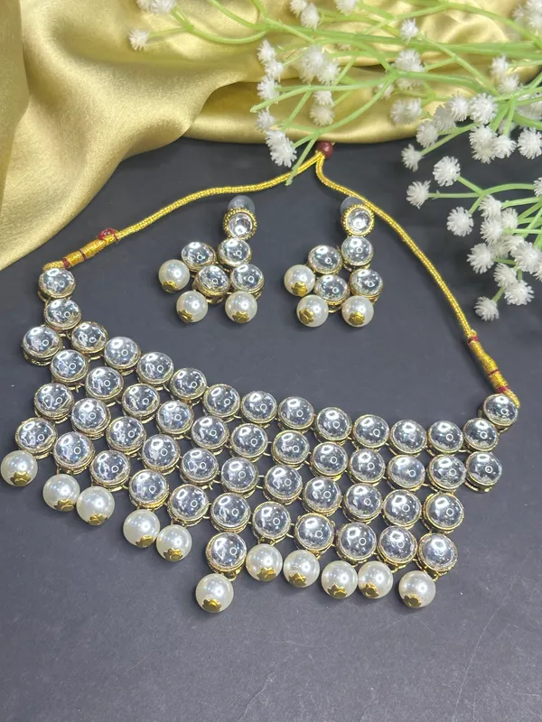 Traditional_Copper_Plated_Kundan_Chokar_Necklace_Set_For_Women