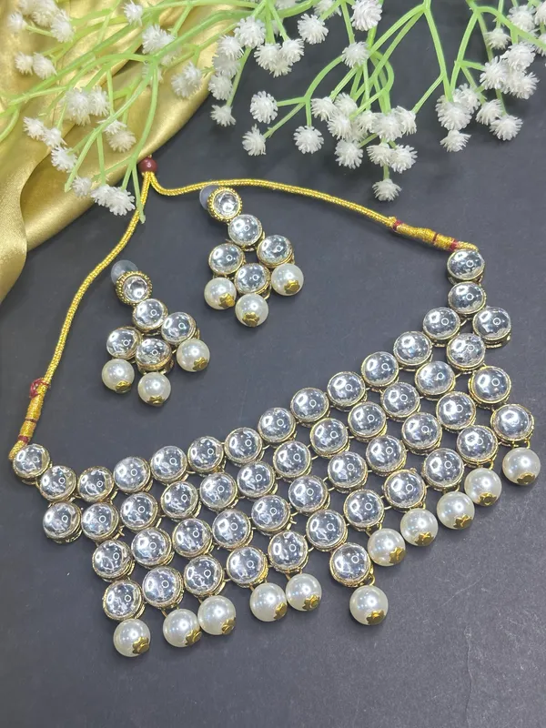 Traditional_Copper_Plated_Kundan_Chokar_Necklace_Set_For_Women