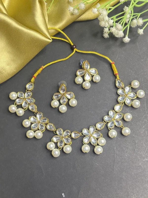 White_Alloy_Jewellery_Set_For_Women