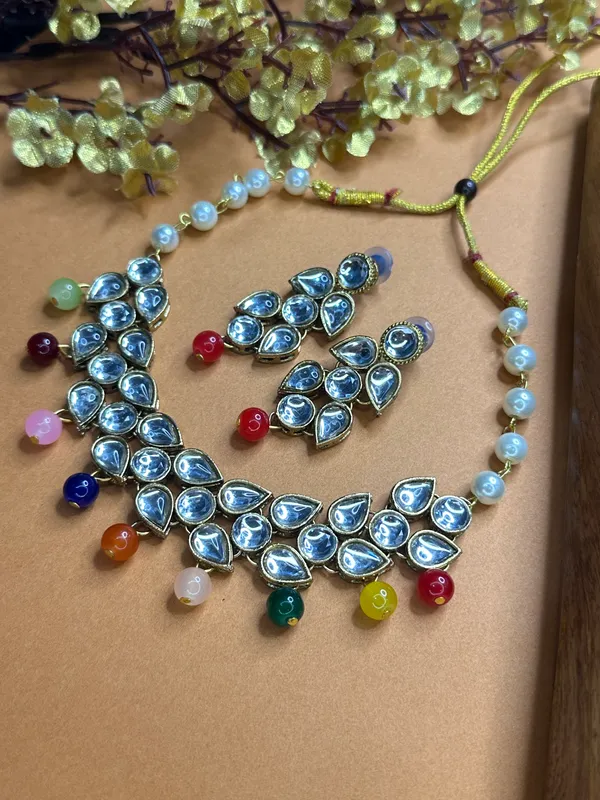 Shimmering_Glittering_Multicolour_Pearl_Kundan_Chokar_Jewellery_Sets_For_Women