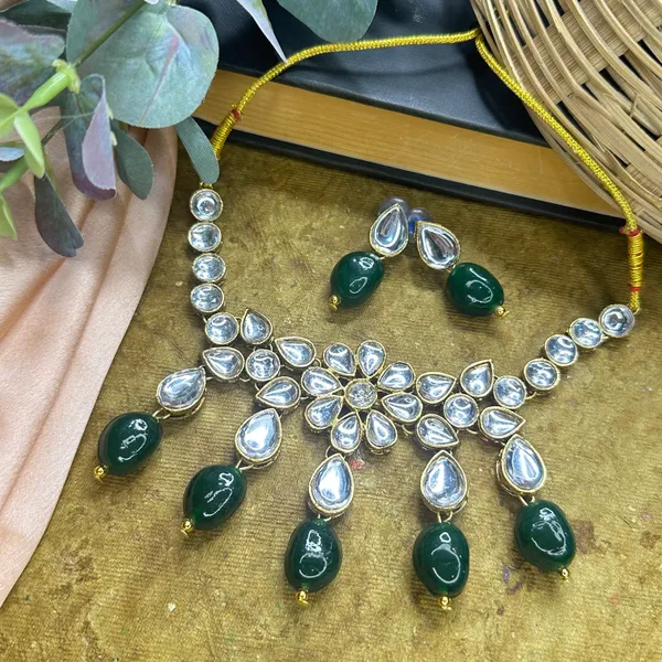 Green_Beads_Alloy_Metal_Copper_Plated_Chokar_Set_For_Women
