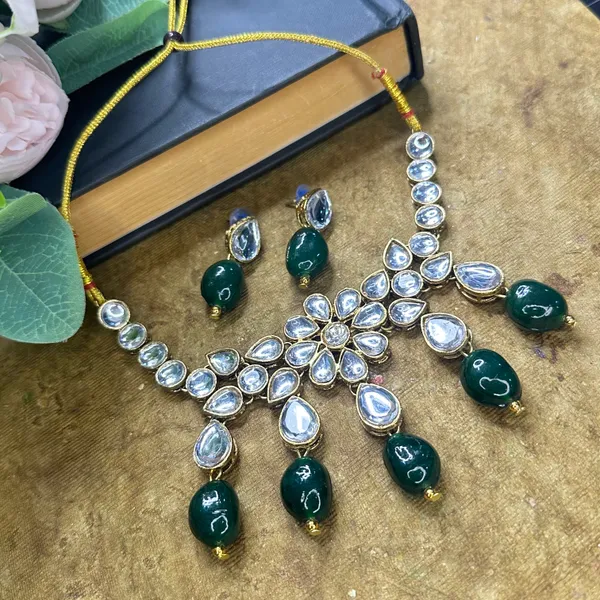 Green_Beads_Alloy_Metal_Copper_Plated_Chokar_Set_For_Women