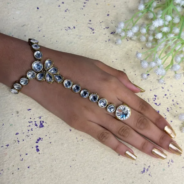 Dhivara_Kundan_Handcuff