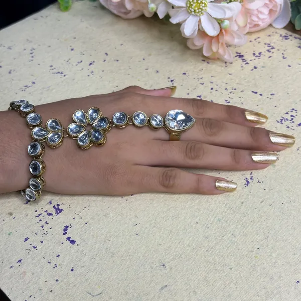Gold_Alloy_Charm_Bracelet_For_Women