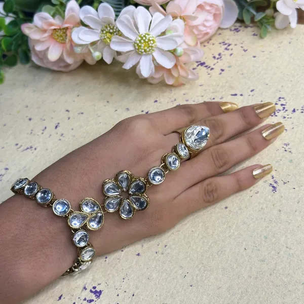 Gold_Alloy_Charm_Bracelet_For_Women