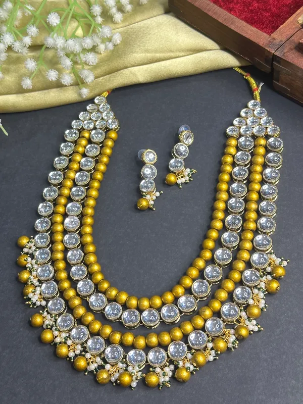 Four_Layer_Golden_Glass_Pearl,_Alloy_Copper_Jewellery_Set_For_Women