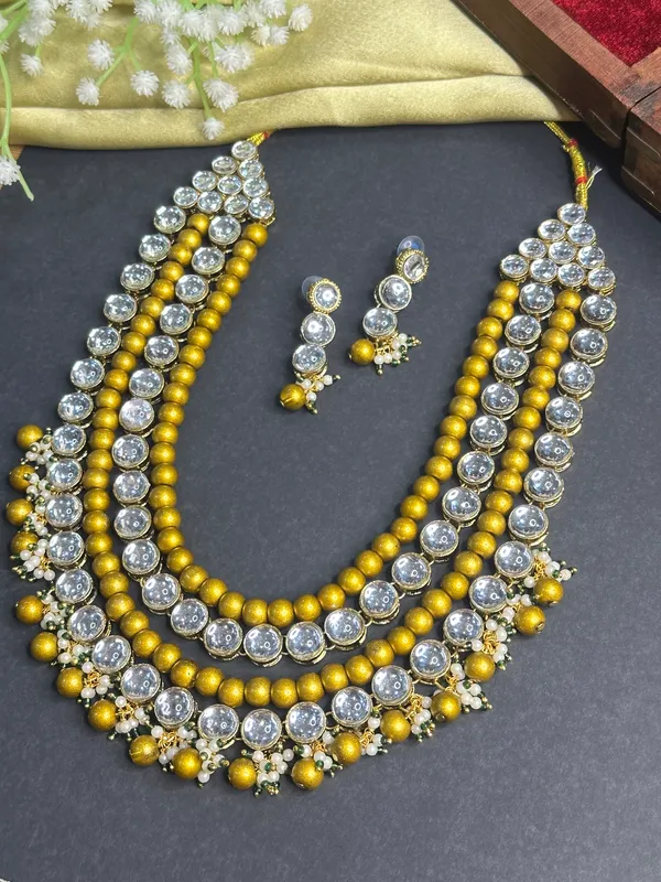 Four_Layer_Golden_Glass_Pearl,_Alloy_Copper_Jewellery_Set_For_Women