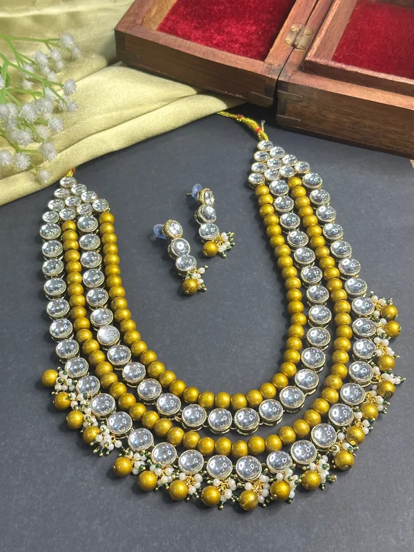 Four_Layer_Golden_Glass_Pearl,_Alloy_Copper_Jewellery_Set_For_Women