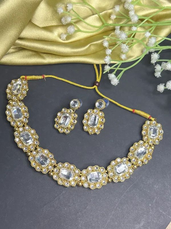 Gold_Alloy_Jewellery_Set_For_Women