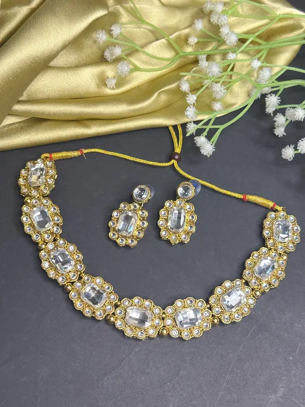 Gold_Alloy_Jewellery_Set_For_Women