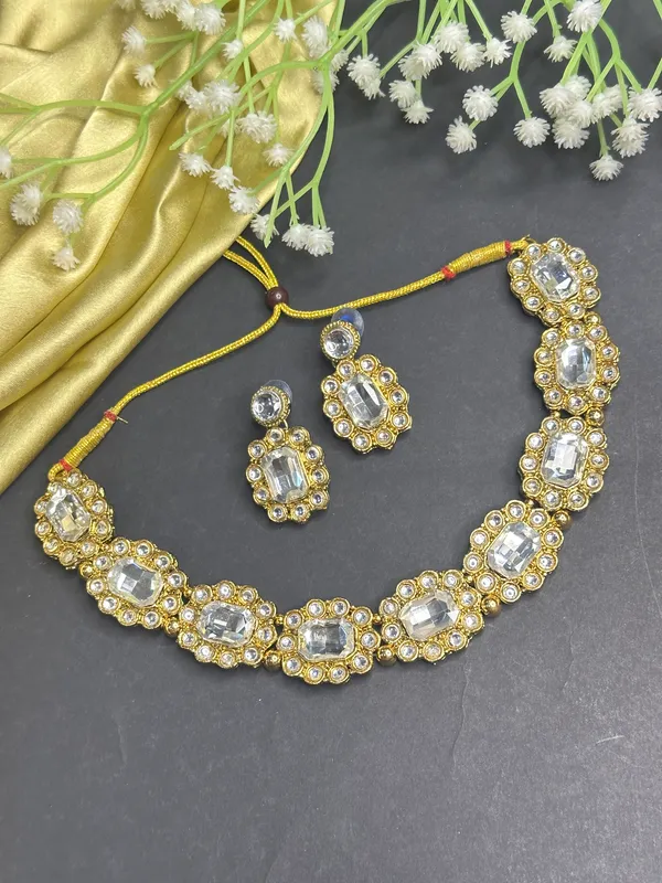 Gold_Alloy_Jewellery_Set_For_Women