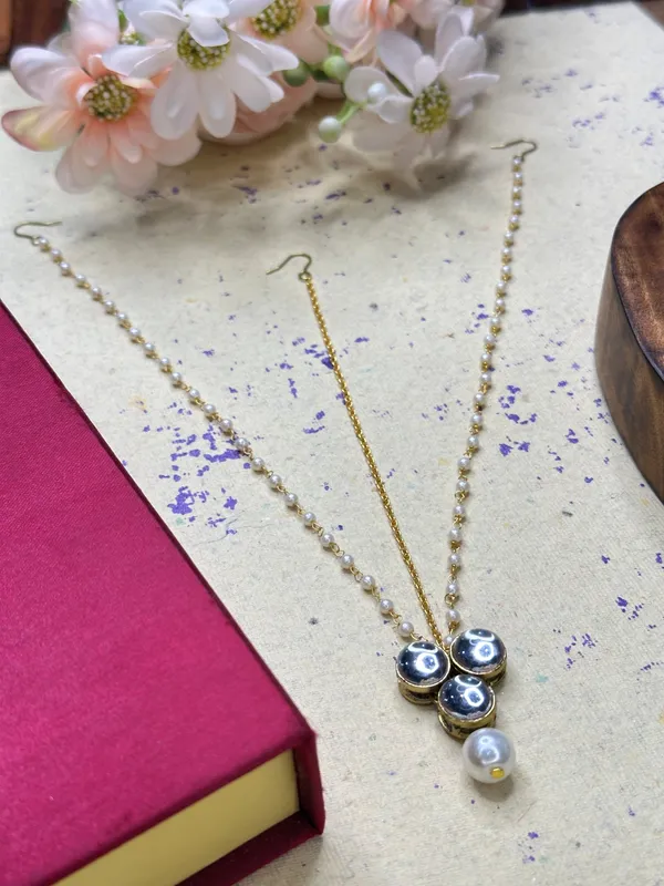 White_Alloy_Maang_Tikka_For_Women