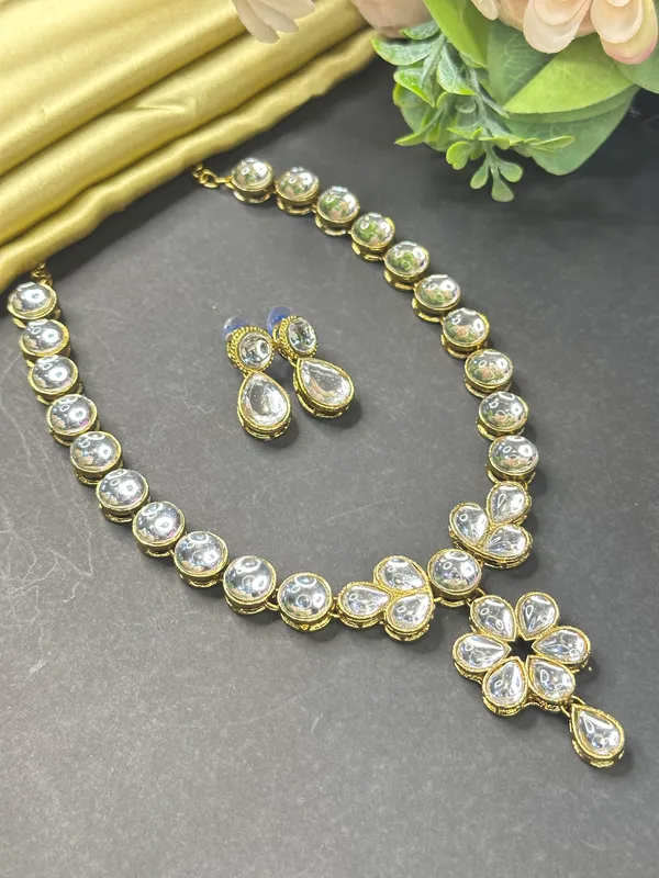 White_Alloy_Copper_Jewellery_Set_For_Women